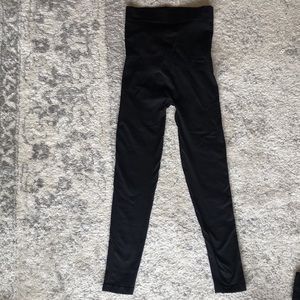 Size M Blanqi maternity leggings